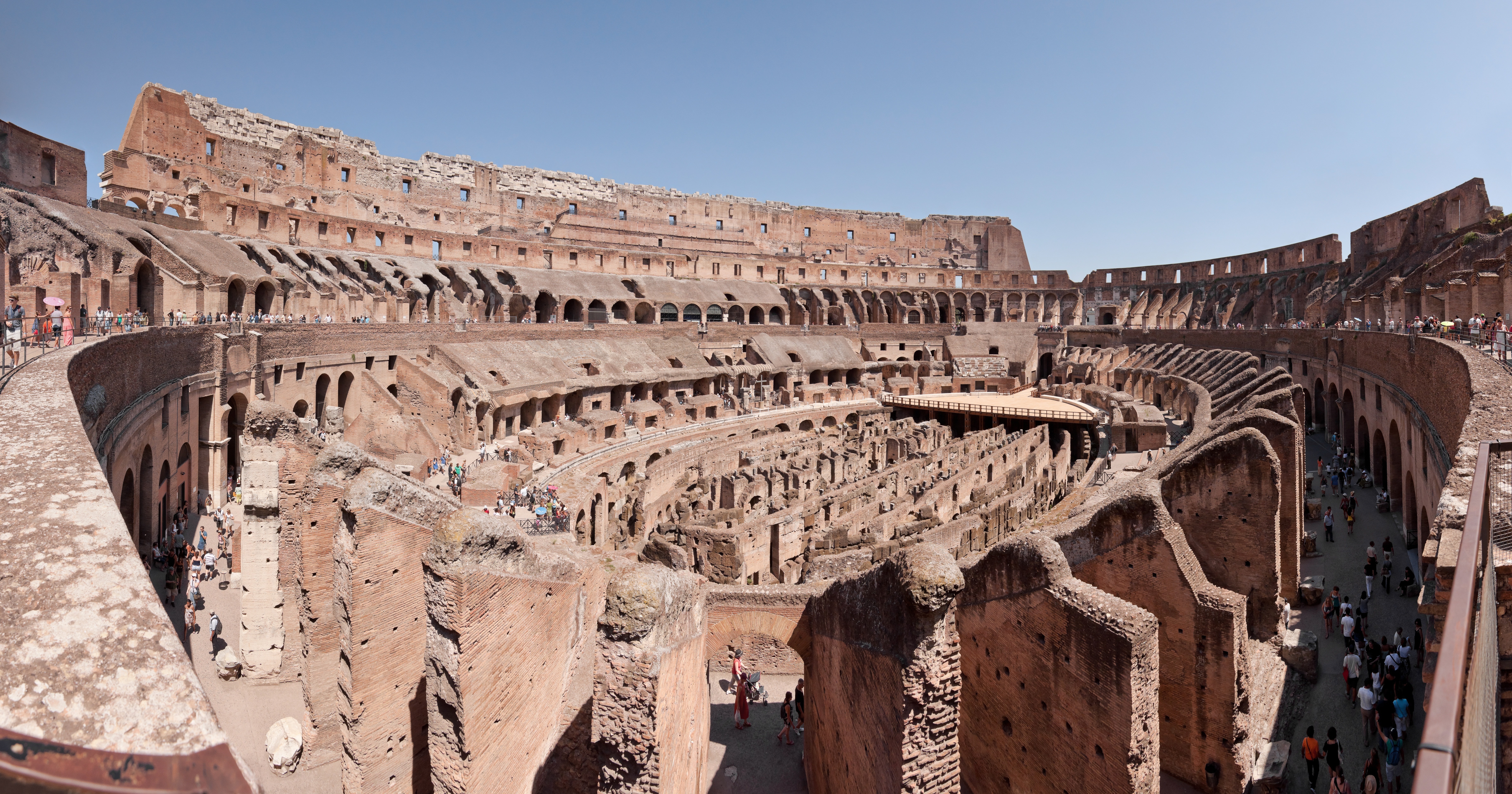 Colosseo_di_Roma_panoramic